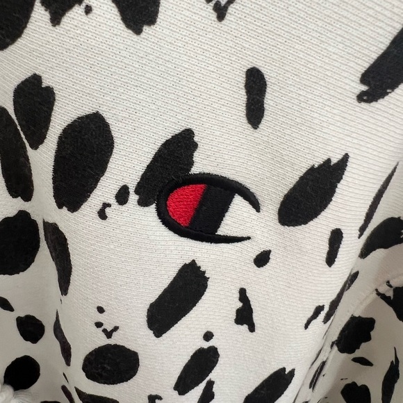 Cow print Cropped CHAMPION hoodie - Picture 3 of 5